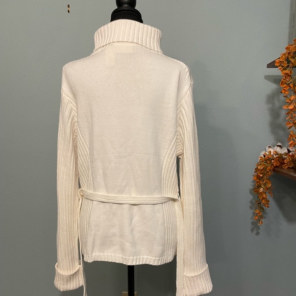 Winter White Belted Turtleneck Sweater - Large - Picture 6 of 13